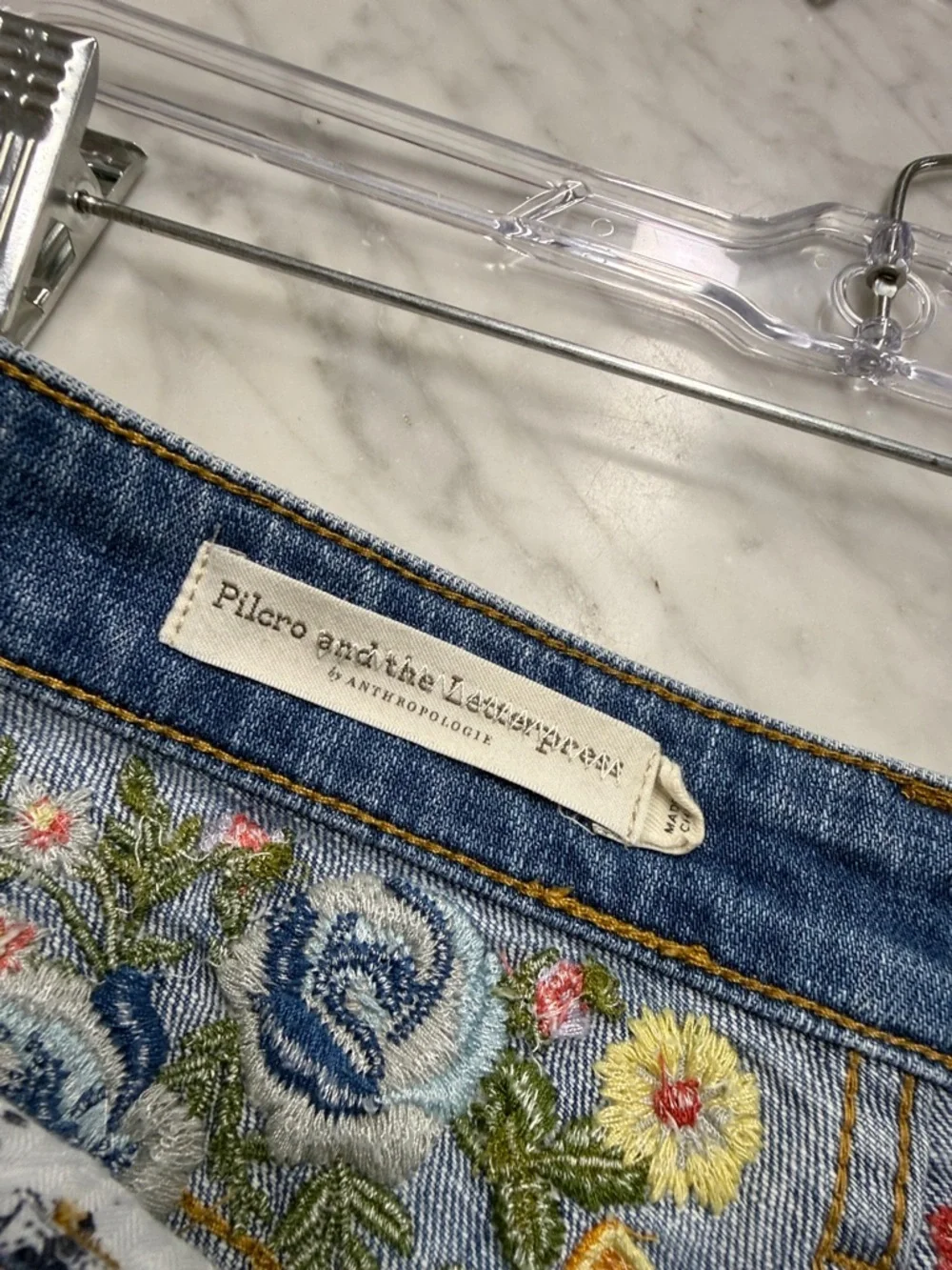Anthropologie | Pilcro Slim Boyfriend Floral Embroidered Denim Shorts Size 25 - Picture 13 of 16